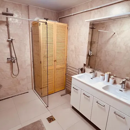 Sio De Mare In The Heart Of